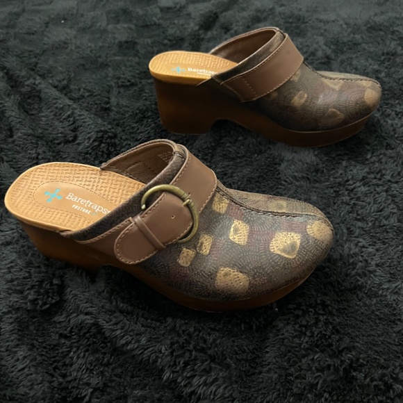 Clogs - Picture 2 of 4